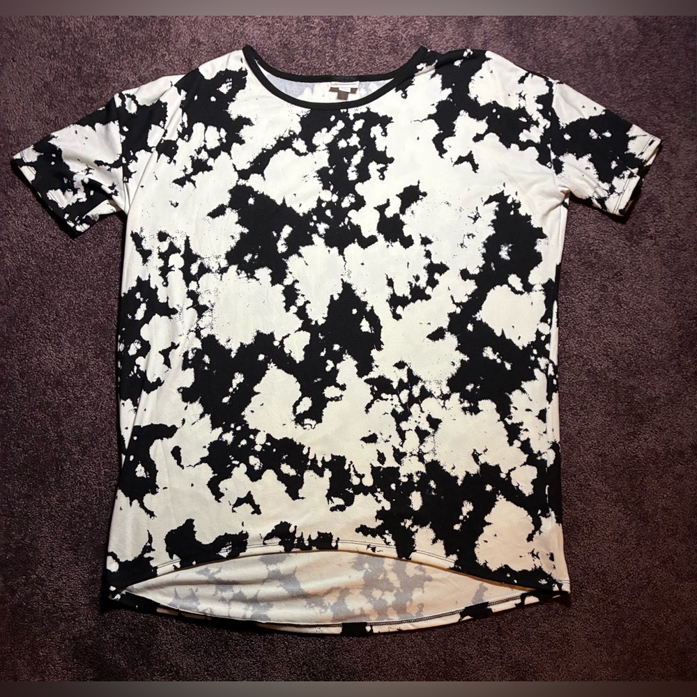 LuLaRoe Black and White Short Sleeve Tee